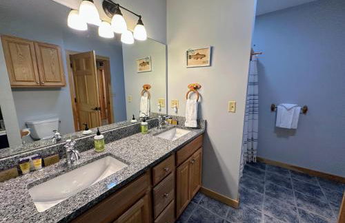 NEW Single family home with spectacular views and lots of space Privacy convenience and style - Foto 64