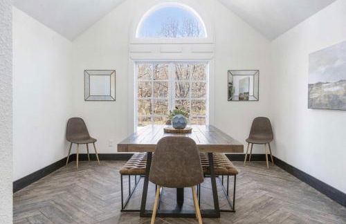 Foggy River Retreat - For 16 - Foto 32