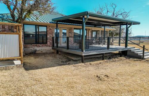 Family Lakefront Home with Large Porch - Foto 8