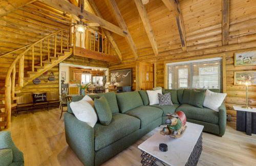 Covered Deck, Private Acreage Log Cabin in Pine - Foto 2