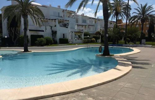 2 bedroom, Sea Front Complex w Pool and private garden - Foto 17