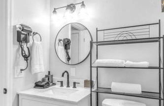 King bd Charming 2-Storey Cottage w PrivateYard - Foto 24