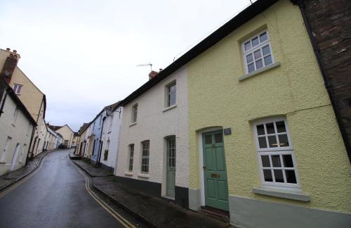 Cosy Crickhowell Cottage - Photo 8