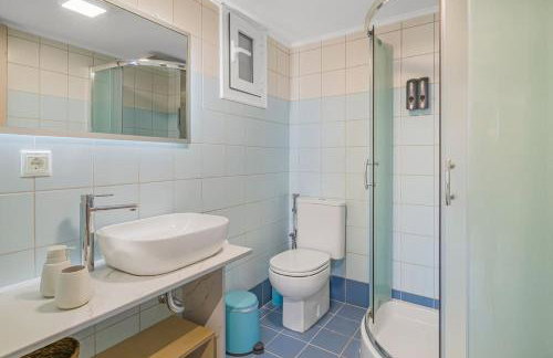 urban village apartment - Photo 16