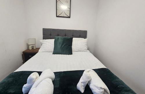 The Penthouse Tamworth Spacious 3 Bedroom Apartment in the town centre - Photo 15