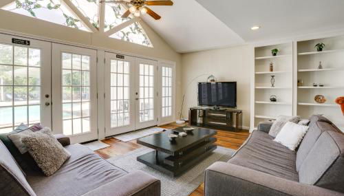 Private Pool Spacious and Secluded Magnolia Cottage - Photo 3