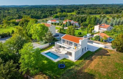 Villa Castanea by Villsy - Photo 57