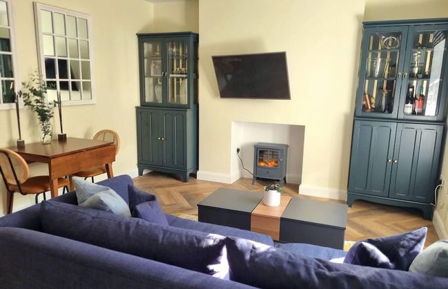 Spacious & Renovated 1-bed Garden Flat in London - Photo 13