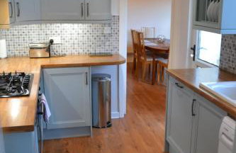 Entire 3 bedroom house near Caerphilly station - Foto 7