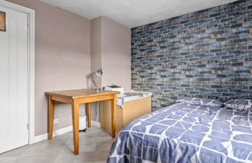 Spacious 3 Bedroom Home in Aintree - Photo 14