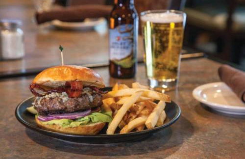 Enjoy snowball fights or romantic nights in a 1BD vacation apartment - Foto 25