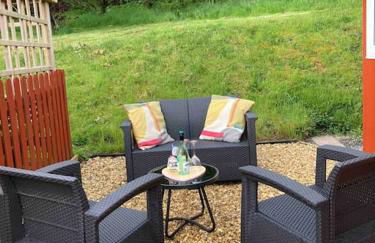 Caban Croeso-The Welcome Cabin, Holiday let, near Mansion House Llansteffan - Photo 6