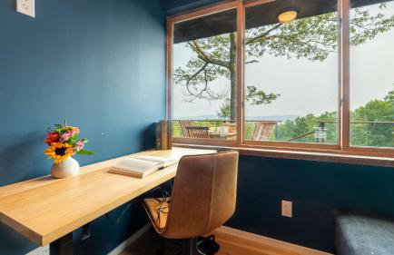 Modern Catskills Escape w Open Living Steam Shower Hot Tub w Mountain Views Minutes from Woodstock Trails Suncliff Vista - Foto 17