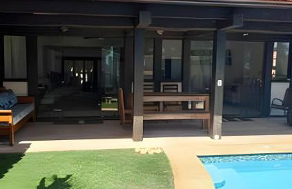Maravillosa Casa con Piscina en Cond. - Foto 8