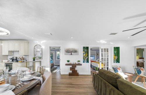 Stunning Gem Home w Heated Salt Pool & Game Room - Foto 14