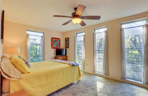 6 Mi to Manatee Springs! Family Riverfront Getaway - Foto 16