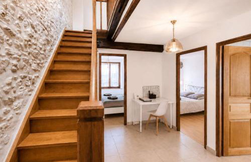 Triplex atypique-Cour intérieure-Commerces à pied - Foto 9