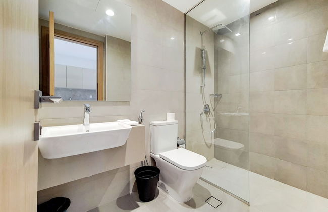 GreenFuture - Luxe Studio In Trade Center With Downtown Views - Photo 8