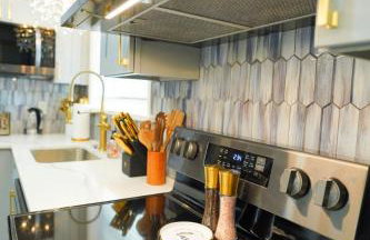 Modern Luxe Retreat -Heart of Chesterfield - Foto 43