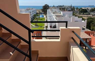 Ático con vistas al mar y piscina privada - Foto 34