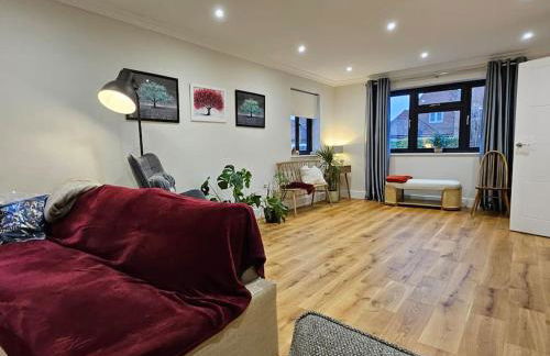 Homely 6 bed Cottage 30 mins to Heathrow, London, Legoland, Windsor Castle - Photo 37