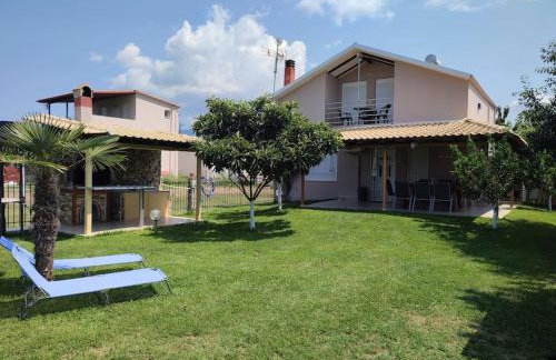 ofrynio kavalas Martin House - Photo 1