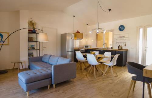 Attic With a View - Foto 1