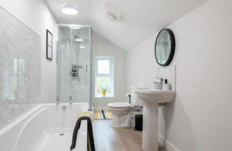 3 bedroom Cannock flat ideal for groups - Foto 17