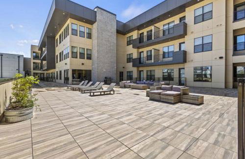 Trendy 1BR w 10ft Ceilings FREE Parking Pet Friendly - Foto 48