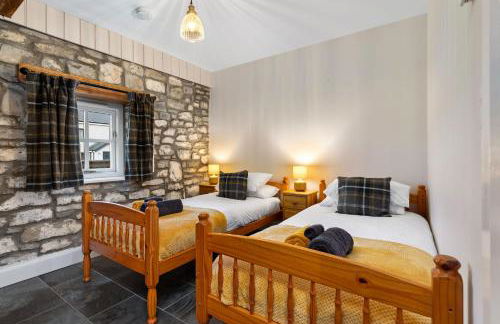 Beudy Howel - beautiful barn conversion with fire pit, close to beaches - Photo 11