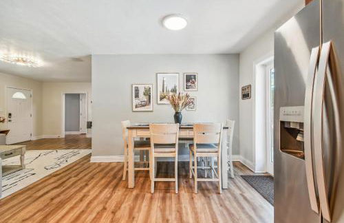 Tropical Retreat with Heated Pool & Firepit - Foto 10