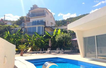 Luxury Villa with Jacuzzi and Swimming pool - Foto 2