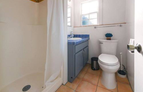 Front House 3 bedroom flat nice street, walk to BART, shops - Photo 6