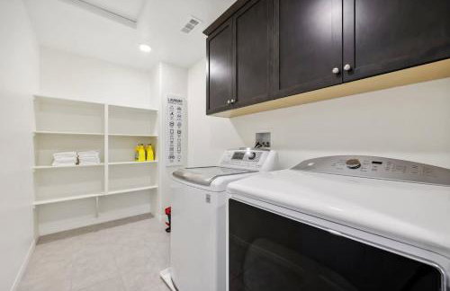 Entire Private Home with 5 Bedrooms 3 Bathrooms, 3000 sqft, Gated Yard, Garage, Nice View, Available Now - Foto 30