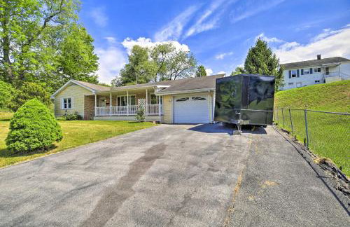 Bluefield Retreat with Pool Table Near Parks! - Foto 31