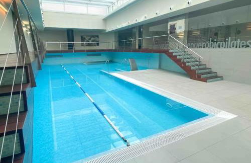 Piso de lujo con piscina y gym, a 2min de la playa - Foto 1