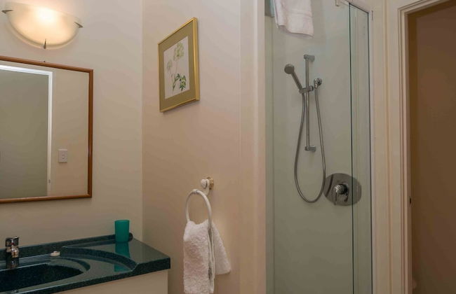 By the Bay Beachfront Apartments - Foto 45