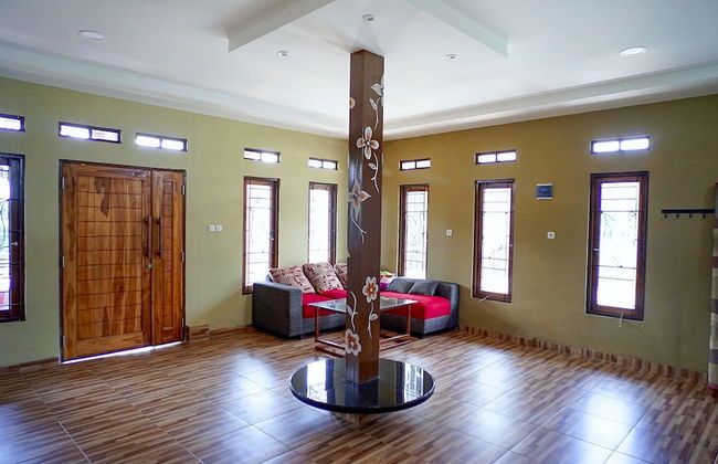 Villa Lisandsa by Ruang Nyaman - Foto 13