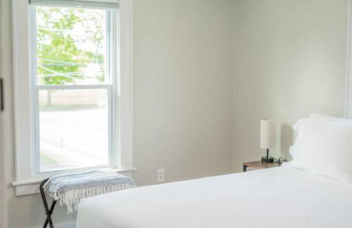 Jefferson & Grounds 3BR Steps from HWS and Hot Tub - Foto 26