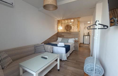 "Estudio con balcón" A 9 min en metro del centro de Sevilla - Photo 1