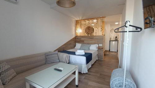 "Estudio con balcón" A 9 min en metro del centro de Sevilla - Photo 1