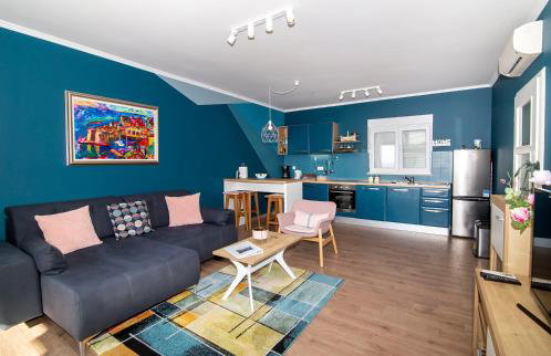 55 & 54 Stairs Apartments - Photo 14