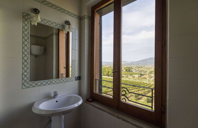 Classic Villa for Family With Pets - Photo 26