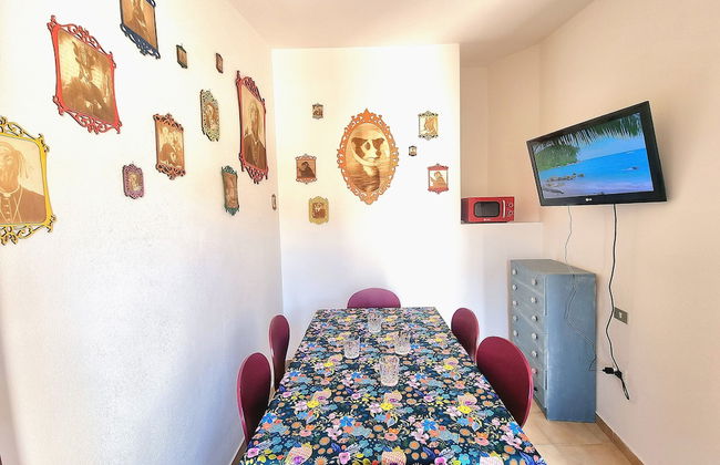 4 Bedroom Villa With Garden 3 min Walk From Beach! - Foto 2