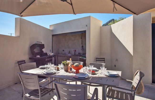 Superb Villa With Pool and sea View - Photo 20