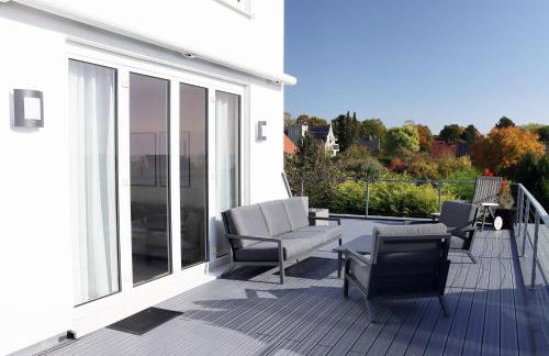 Große Penthouse Ferienwohnung mit Meerblick, Sonnenterrasse & Luxusbad von "Momentic" - Foto 10