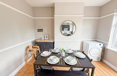 Spacious 3BDR House in New Malden with FREE Parking and Garden near Kingston upon Thames, Wimbledon & Raynes Park by NourNest Apartments - Foto 13