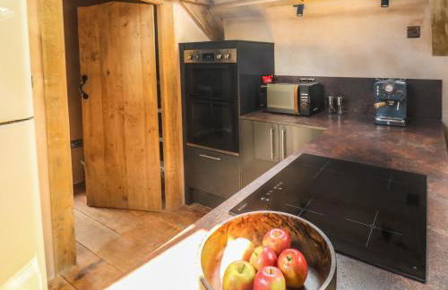 Becket's Barn - Photo 14