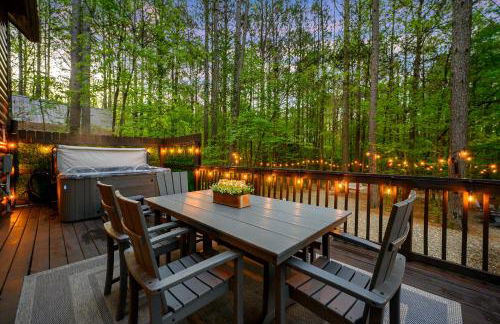 Hickory Bear - Cabin surrounded by pines, Sleeps 10, Hot Tub, Fire Pit, Arcade, Foosball Table & Deck Slide - Photo 65