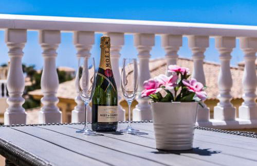 Exclusive Penthouse - Big Balcony & Private Garden - Foto 14